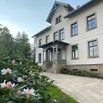 Altes Pfarrhaus Kurort Gohrisch - - Gartensauna - Parkplaetze