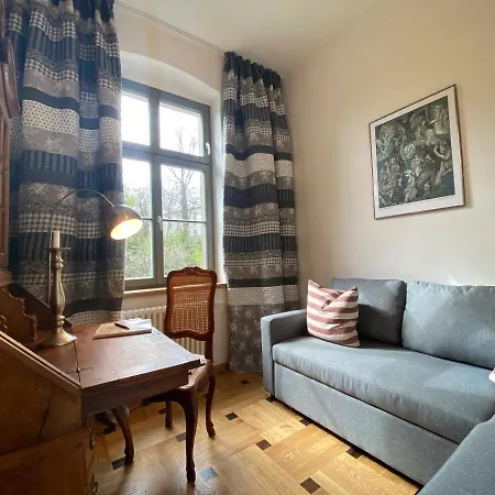 Ferienparadies Im Alten Pfarrhaus - Fewos Fuer 2 - 6 Personen - Gartensauna - Parkplaetze
